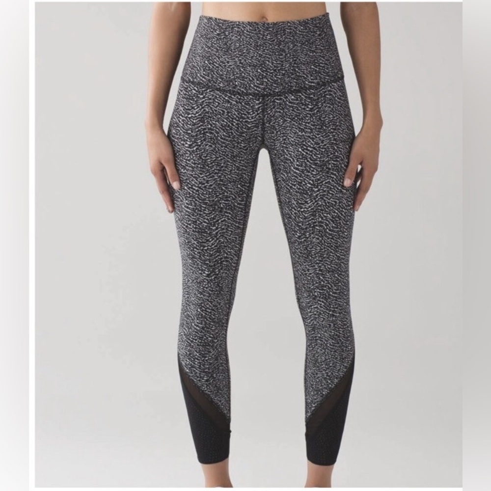 Lululemon Wunder Under size 8 leggings
